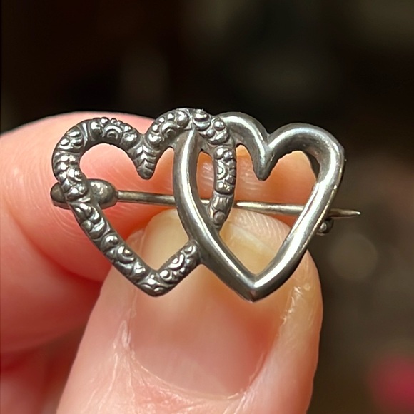 Antique Jewelry - Antique sterling silver lovers sweethearts hearts overlapped small brooch pin